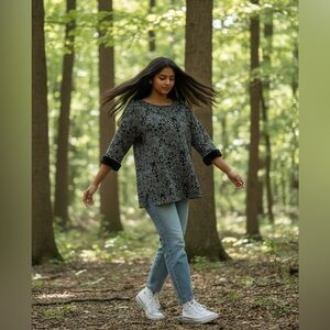 JM Collection‎ Black and gray rolled sleeves top.